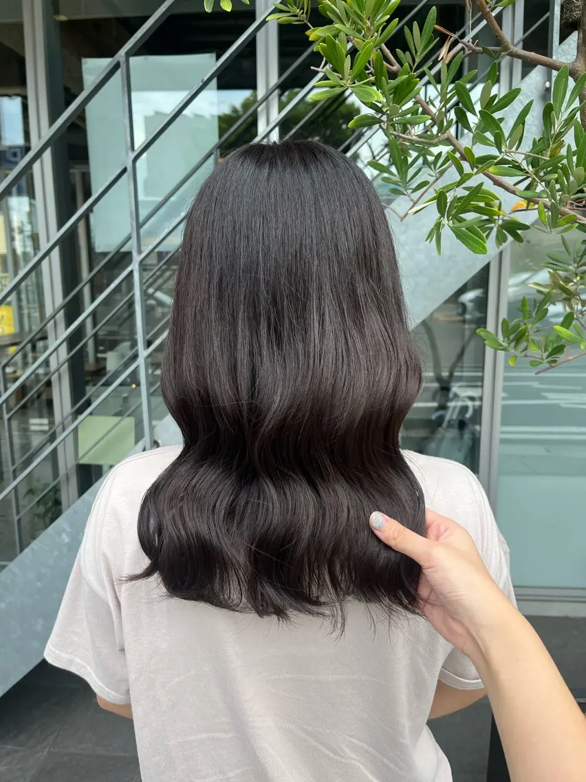 カラー ヘアカラー 和泉田 真白のヘアスタイル