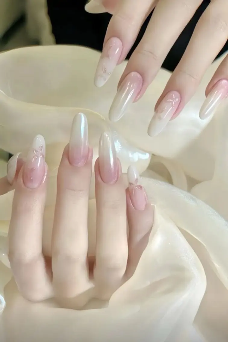 ネイル グラデーション 韓国ネイル 持ち込み ニュアンスネイル ネイルチップ ハンドネイル RINN ANA.CHUOのネイルデザイン