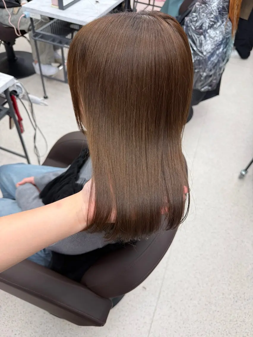 ミディアム カット ヘアカラー トリートメント 透明感 オリーカラー Anna ʚ🎀ɞのヘアスタイル
