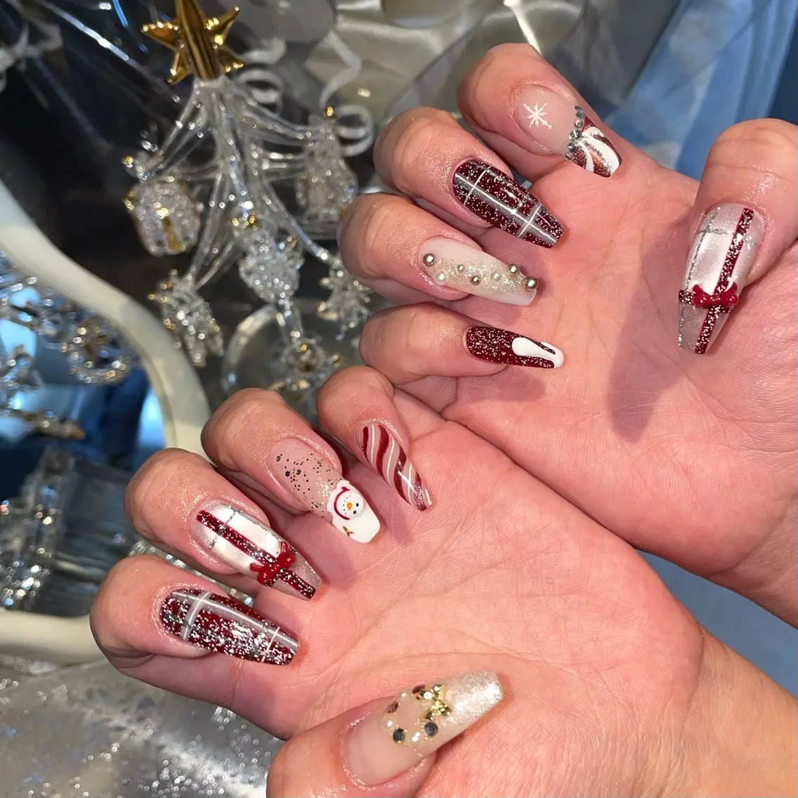 ネイル アートネイル キラキラネイル ワンホンネイル 冬ネイル クリスマス SoLuna MIZUHOのネイルデザイン