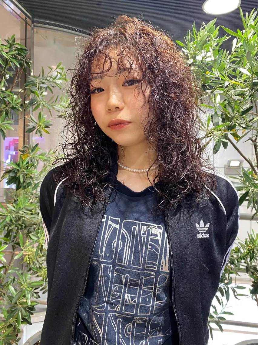 セミロング パーマ セミロングパーマ 髪質改善 トリートメント 酸性ストレート ストレートパーマ カット パーマ トリートメント ヘッドスパ 髪質改善　ネイル コトミ🐸のヘアスタイル