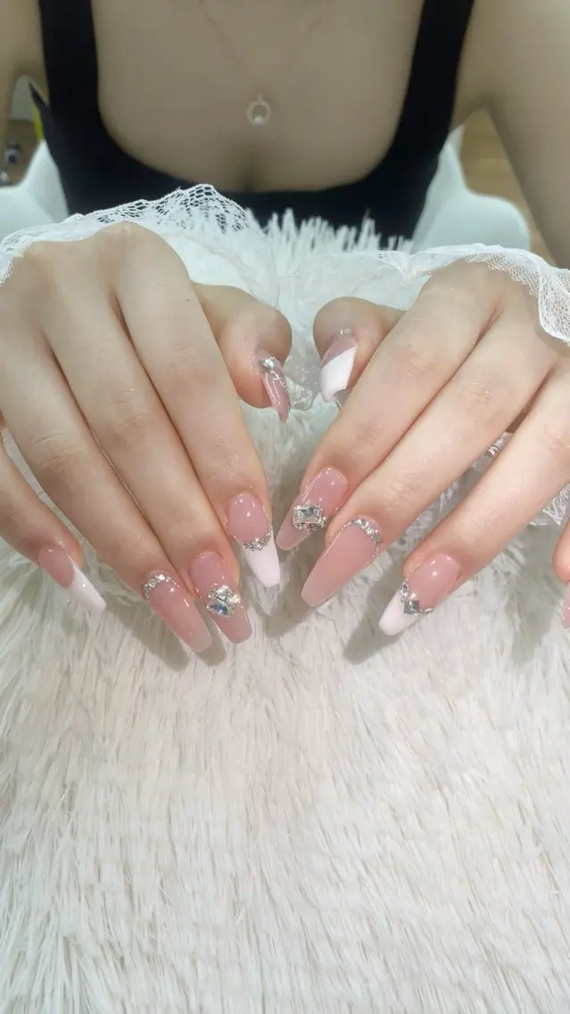 ネイル Rei _Nail 新宿のネイルデザイン