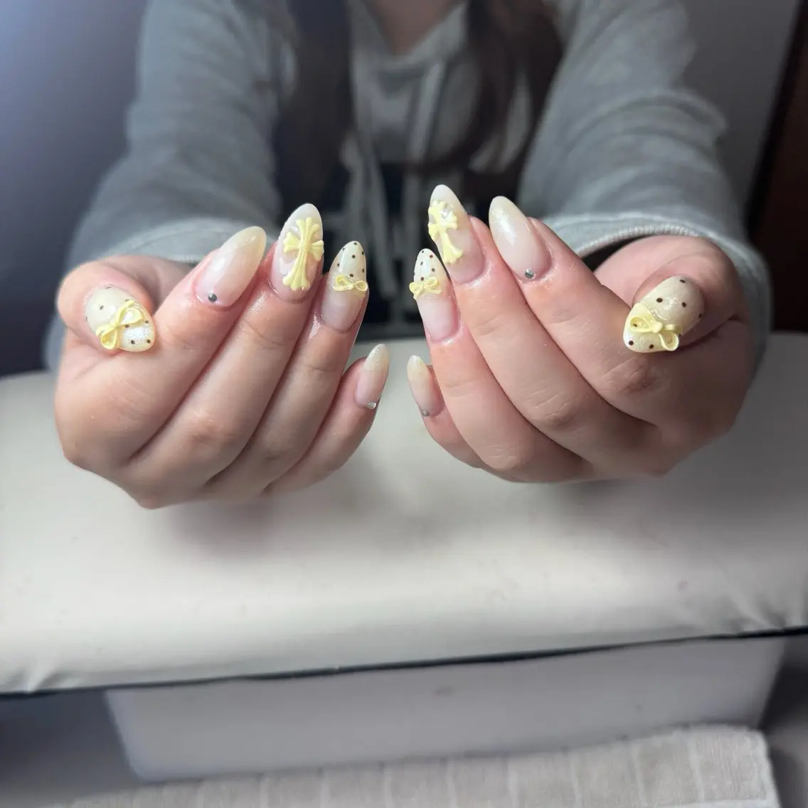 ネイル チークネイル フレンチネイル グラデーション 韓国ネイル マグネットネイル ハンドネイル Hana Nailのネイルデザイン