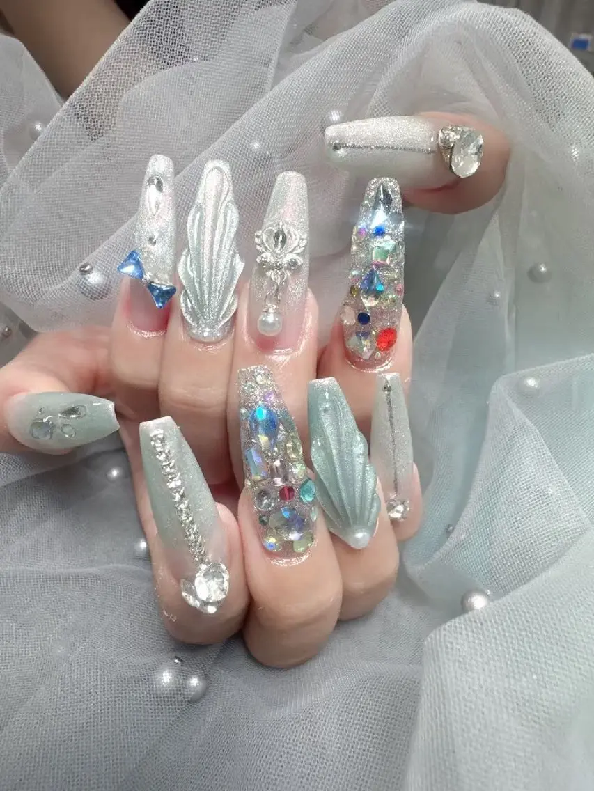 ネイル ENsalon AKIRAのネイルデザイン