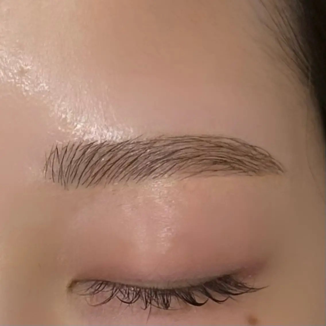 アイブロウ 眉毛ワックス脱毛 高持続パーマ× 骨格分析眉毛mikiのマツエク・マツパデザイン