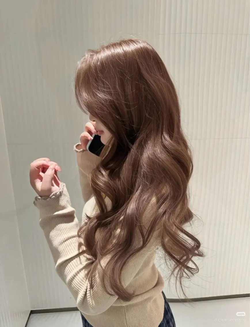 ロング ヘアカラー 透明感ベージュ×レイ ヤーカット🎀セナのヘアスタイル