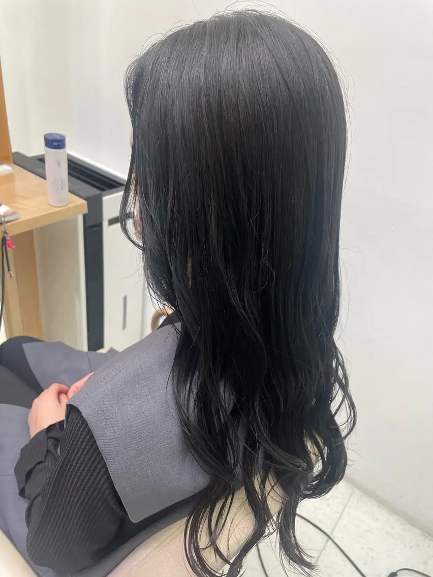 ロング カラー 黒髪 ブルーカラー ブルーブラック ヘアカラー 福田千尋/インナー カラー/縮毛矯正のヘアスタイル