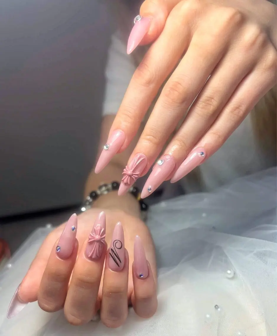 ネイル Ami Nailsのネイルデザイン