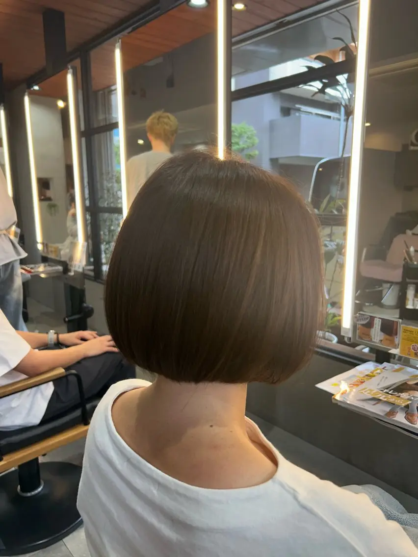 ミディアム カラー カット ヘアカラー トリートメント 艶カラー/ベージュ/ ショート/安岡哲兵のヘアスタイル