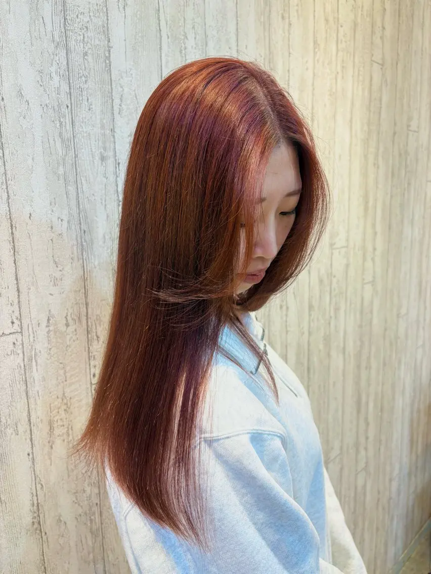 セミロング カラー ブリーチ ブラウンカラー ブリーチなしカラー レッドカラー レッドブラウン SHIKI .のヘアスタイル