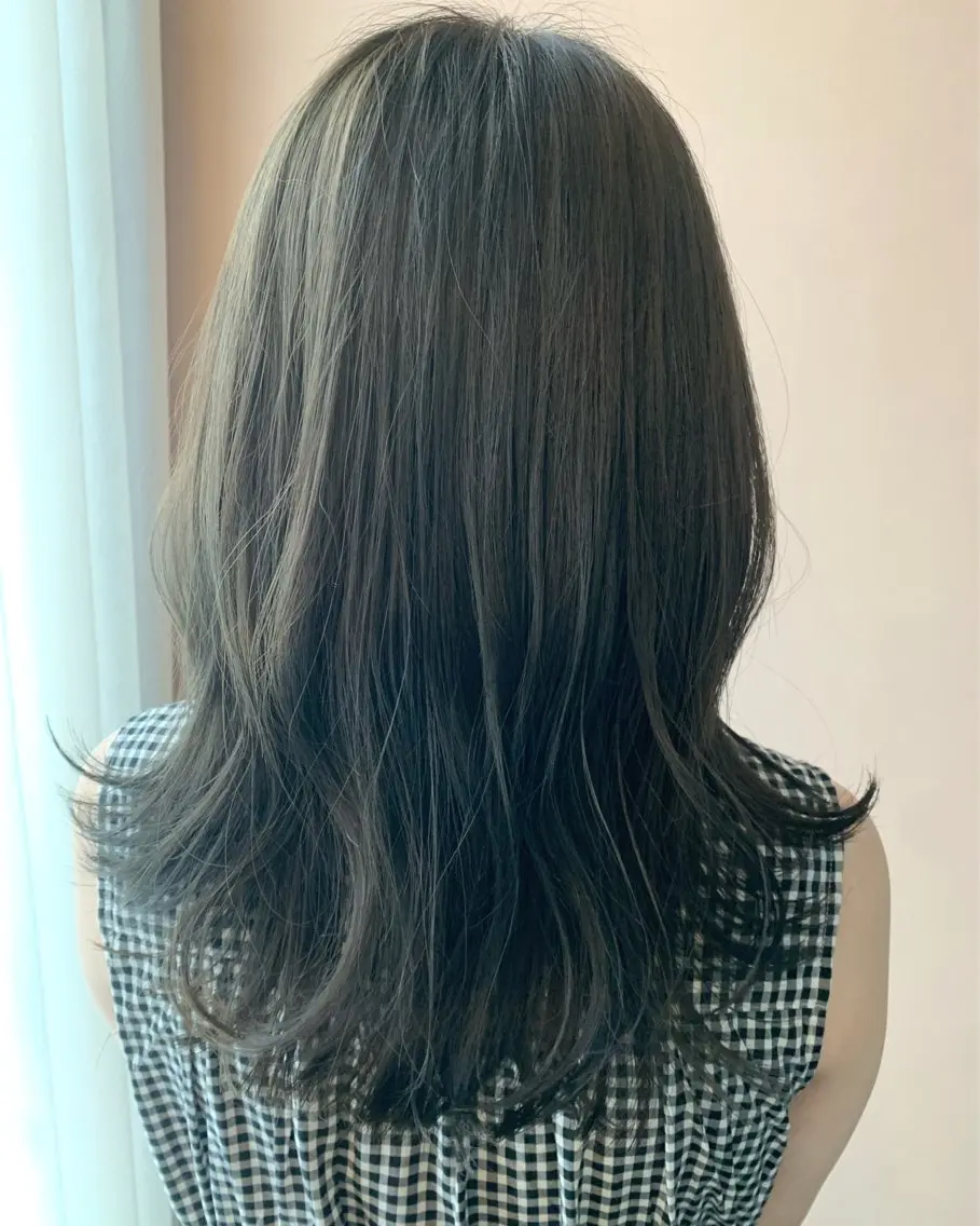 ロング カラー アッシュ 透明感カラー オリーブアッシュ hubhair レイヤー/透明感のヘアスタイル