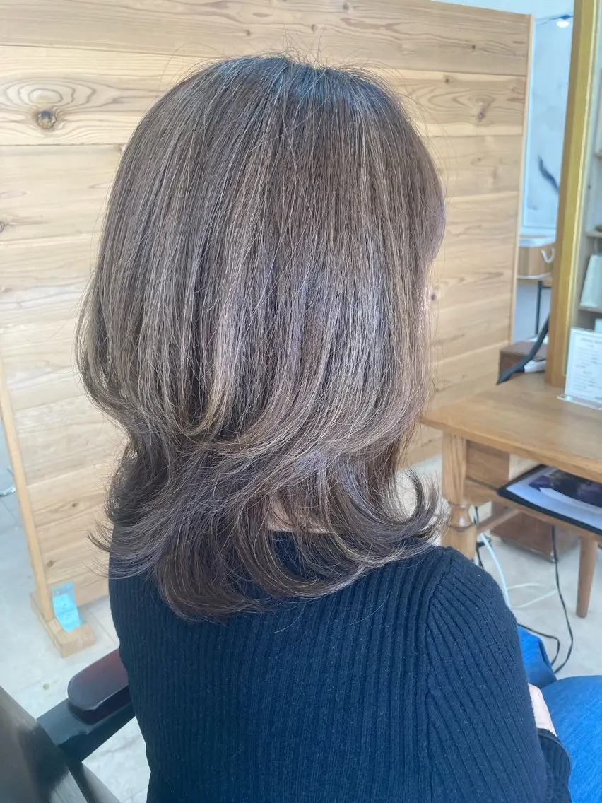 ミディアム 河村 あいりのヘアスタイル