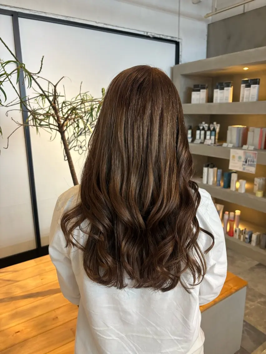 カラー ブラウンカラー 岩崎 郁音のヘアスタイル