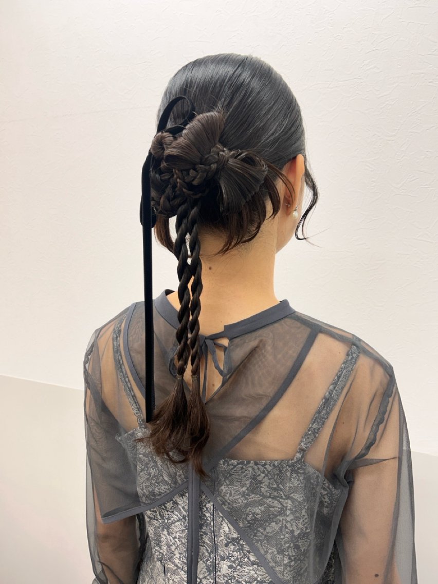 セミロング ヘアアレンジ ヘアセット 薄田 珠美のヘアスタイル