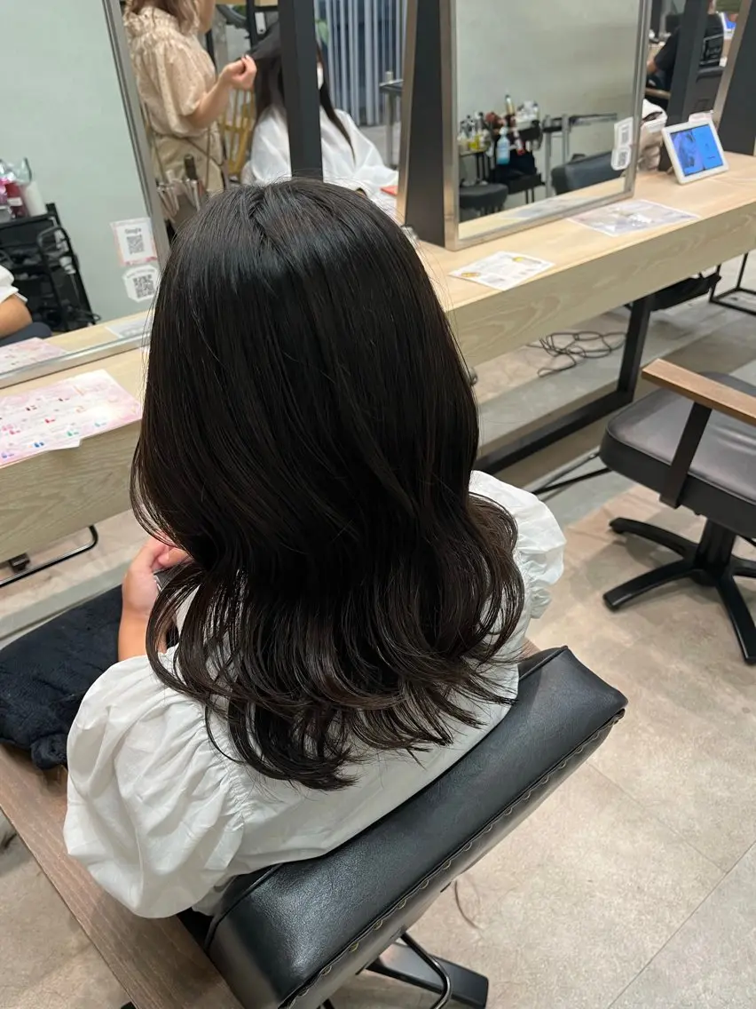 ミディアム 寒色 ♡ レイヤー ┊︎miyuのヘアスタイル