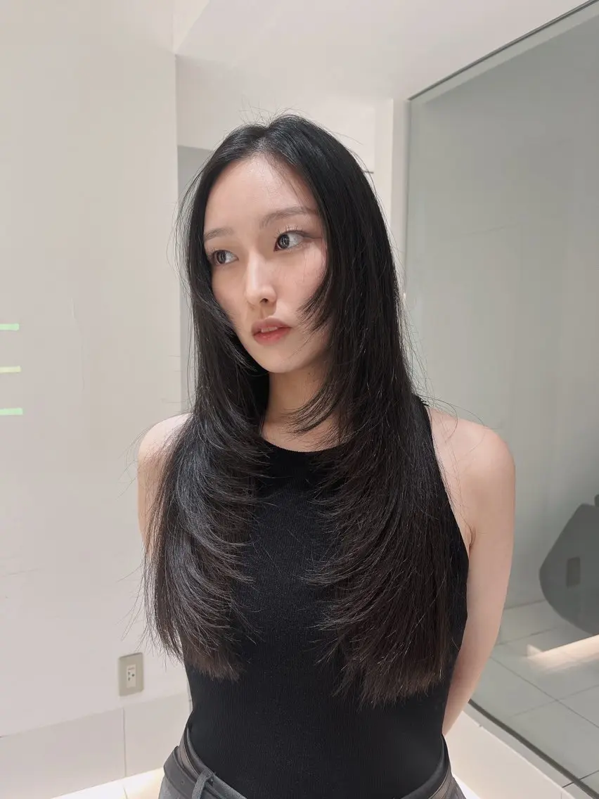 ロング レイヤーカット ハッシュカット ✦·.⋆  SAYAのヘアスタイル