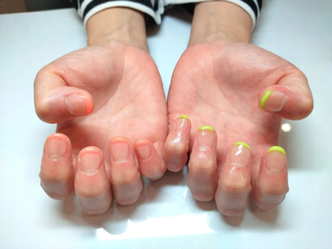 ネイル ハンドネイル 鐙 桃華のネイルデザイン