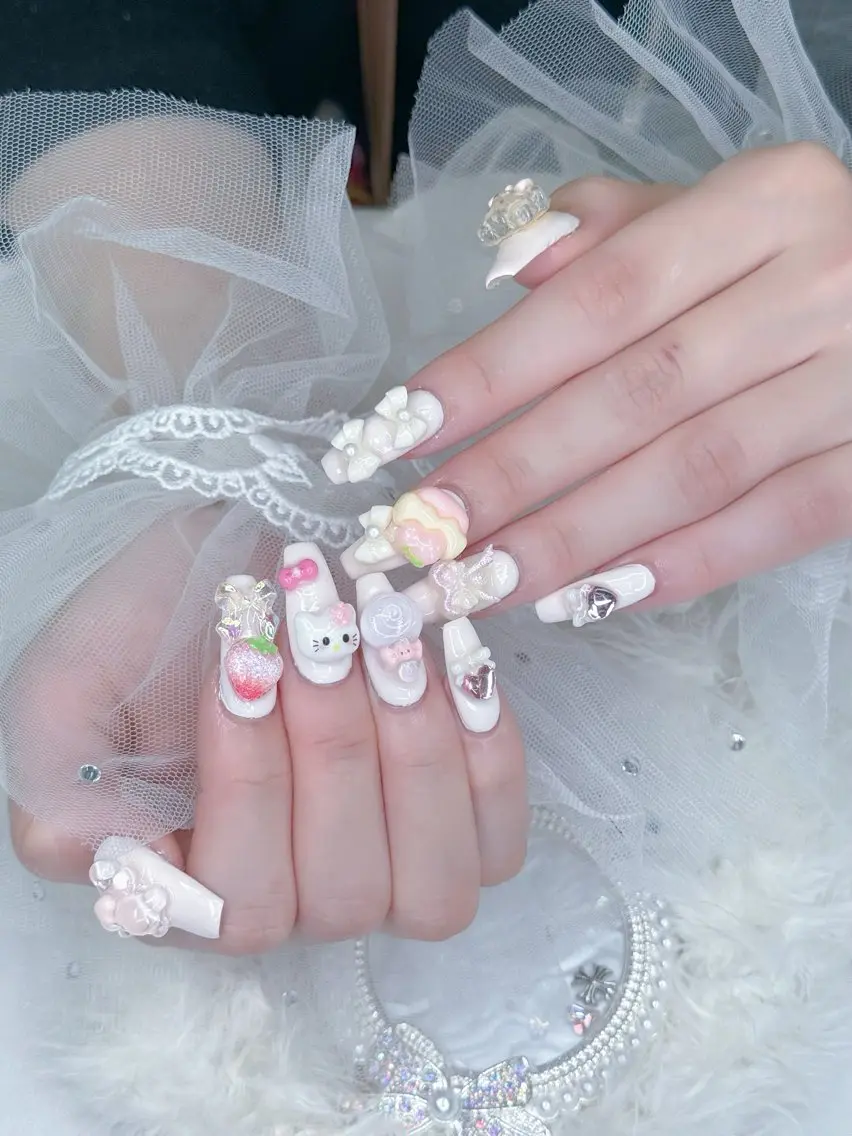セミロング ハンドネイル Bibi nail Osakaのネイルデザイン