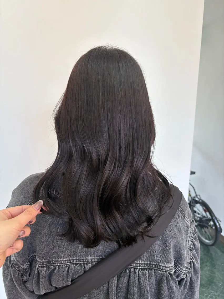 セミロング カラー ブリーチ ブラウンカラー 透明感カラー ラベンダーカラー ラベンダーブラウン ヘアカラー saya (サヤ)のヘアスタイル