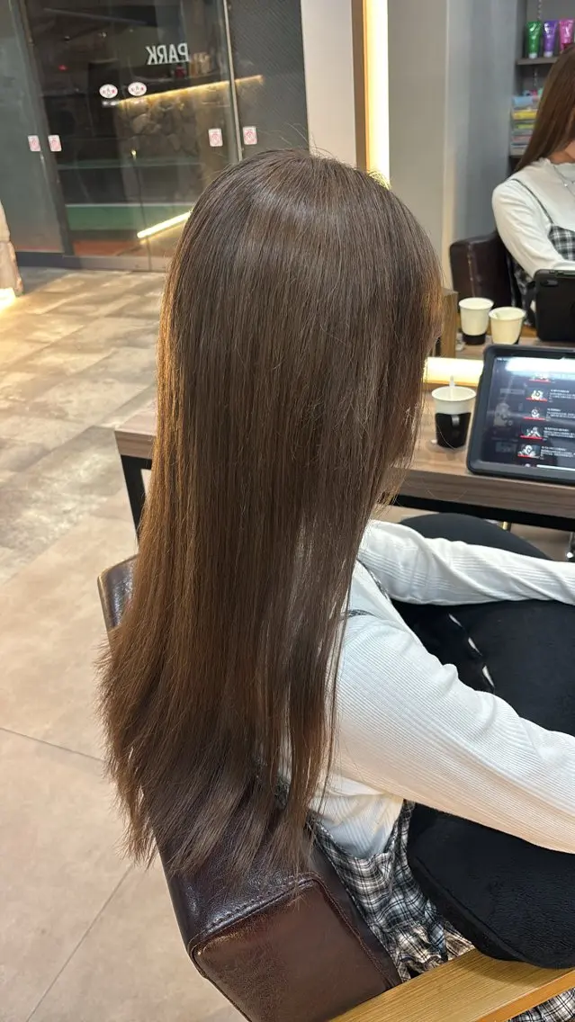 カラー ベージュカラー ブリーチ グレージュ ヘアカラー トリートメント レイヤー✂︎ぷつボブ 艶カラー🤍noaのヘアスタイル