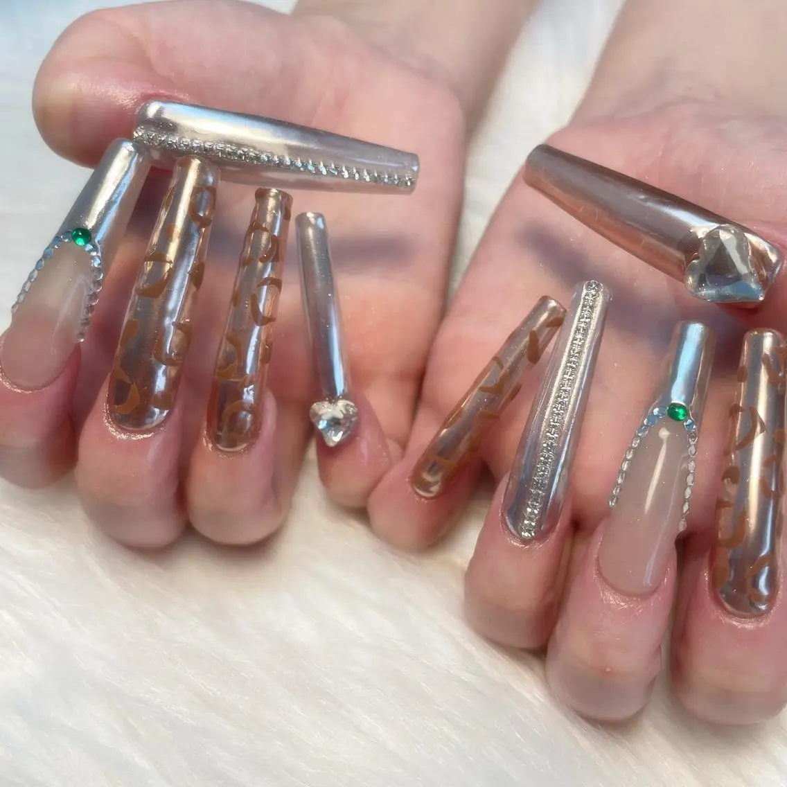 ネイル ハンドネイル ゴテゴテ💙ワンホン リオナのネイルデザイン
