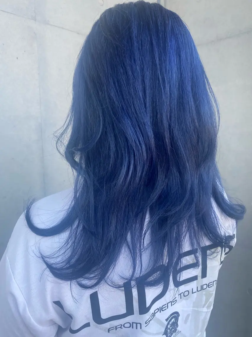 ロング 岡 舞唯のヘアスタイル