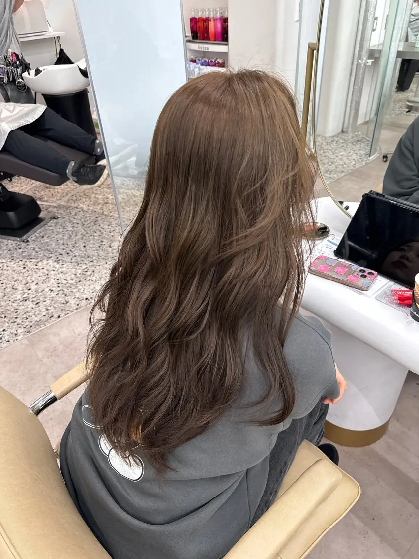 ロング ヘアカラー 透明感カラー🫧⌇ AO🫐🩵のヘアスタイル