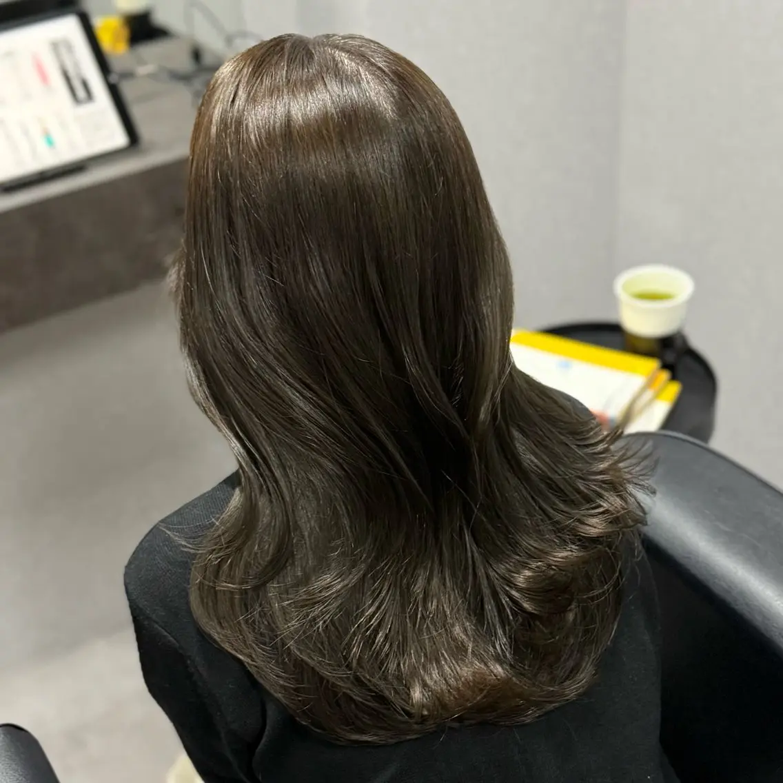 ロング カラー 黒髪 透明感カラー グレージュ オリーブカラー 髪質改善 ヘアカラー トリートメント 髪質改善Ⅰ透明感 艶カラーⅠたつやのヘアスタイル