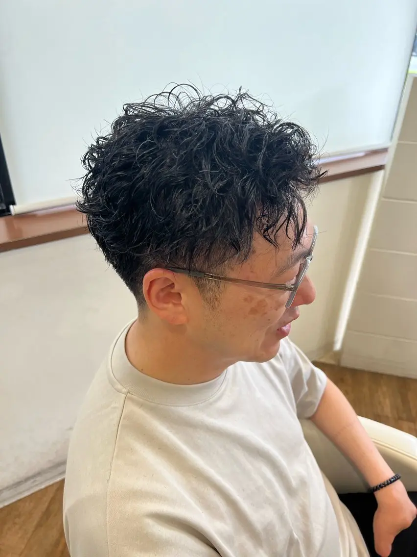 パーマ メンズ メンズパーマ ツイストスパイラルパーマ スパイラルパーマ 一戸 大和のヘアスタイル