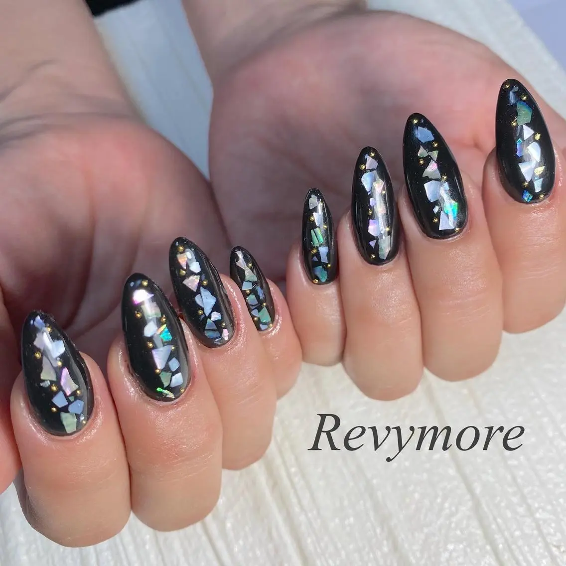セミロング ネイル 韓国風ヘア アートネイル ジェルネイル キラキラネイル 韓国ネイル nail salon Revymoreのネイルデザイン