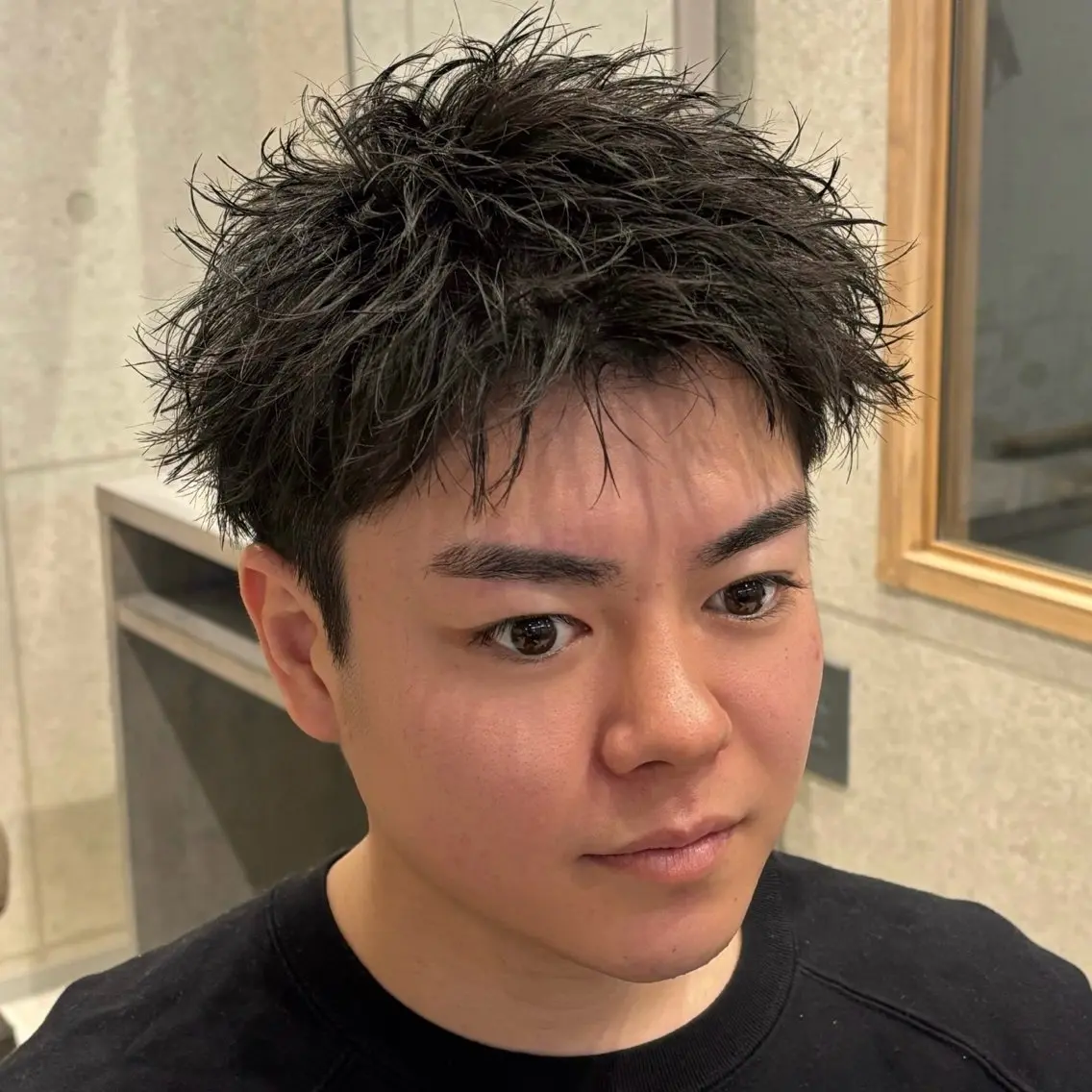 ショート メンズ スパイキーショート ショートヘア カット ヘアセット 泉 / メンズパーマ /毛流れ特化のヘアスタイル