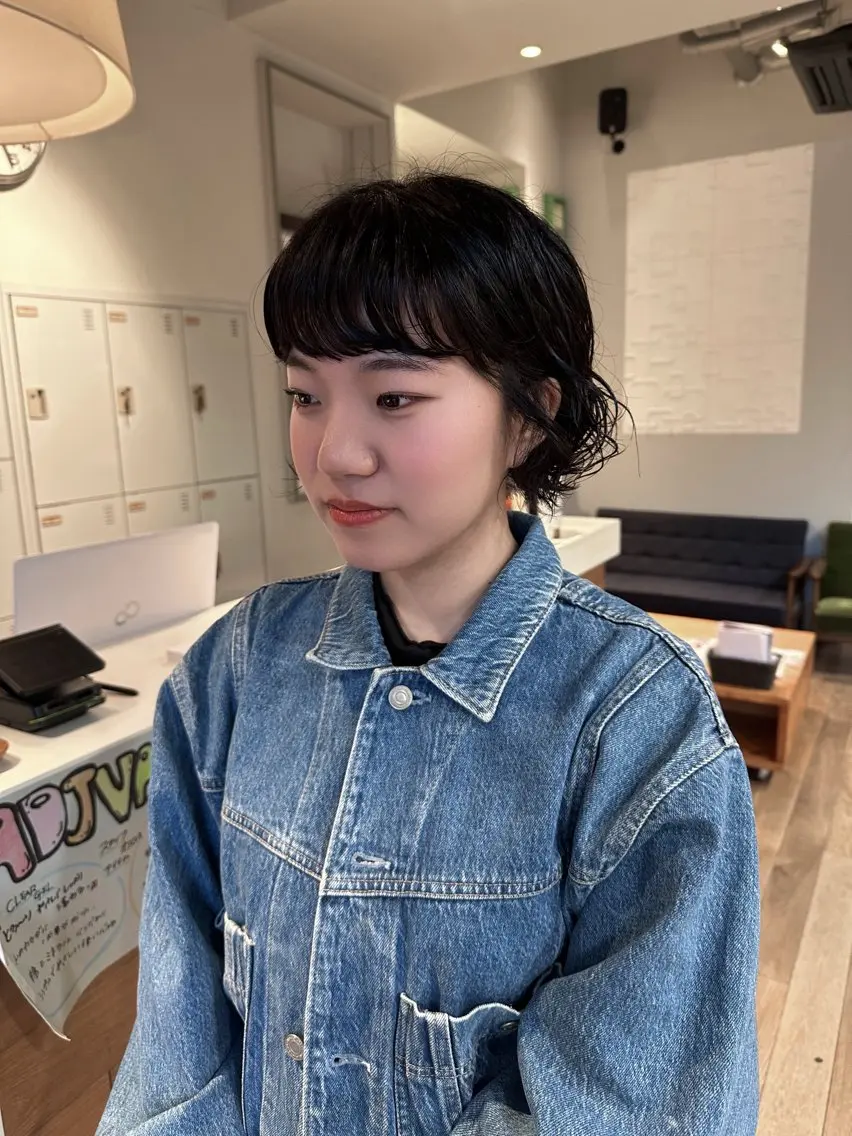 ショート パーマ パーマ 塩澤 榛奈のヘアスタイル