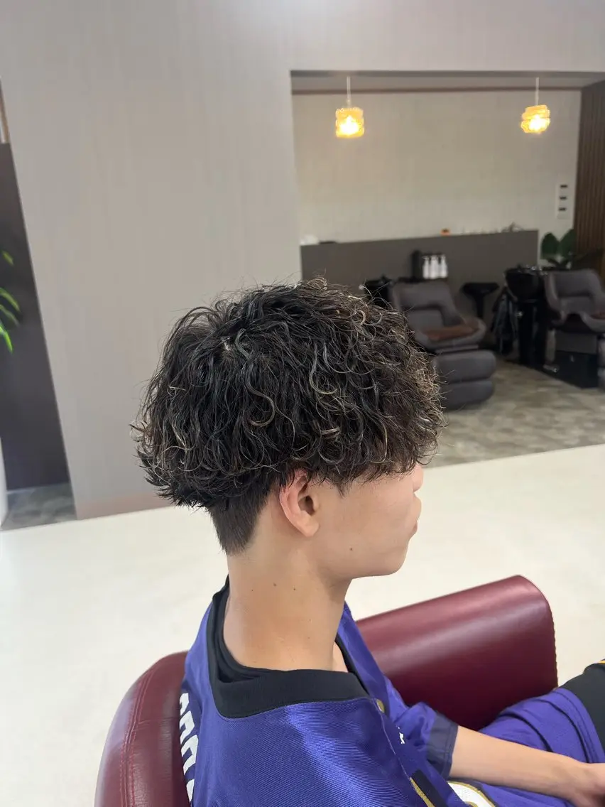 ショート パーマ メンズ メンズパーマ 波巻きパーマ KEN 🌟のヘアスタイル