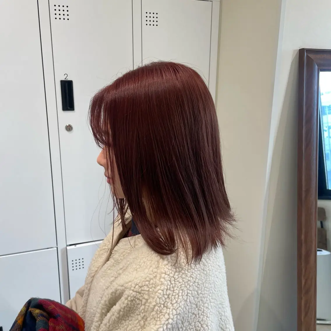 ミディアム カラー 垢抜け小顔レイヤー オリーブ/スミレのヘアスタイル