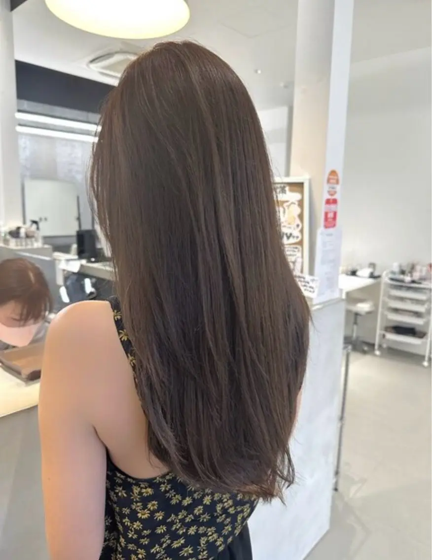 ロング カラー アッシュ ベージュカラー ブリーチ 透明感カラー ブリーチなしカラー ヘアカラー 向野 雫のヘアスタイル