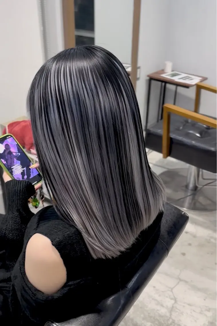 ロング カラー 透明感カラー デザインカラー ハイトーンカラー 髙木 利央のヘアスタイル