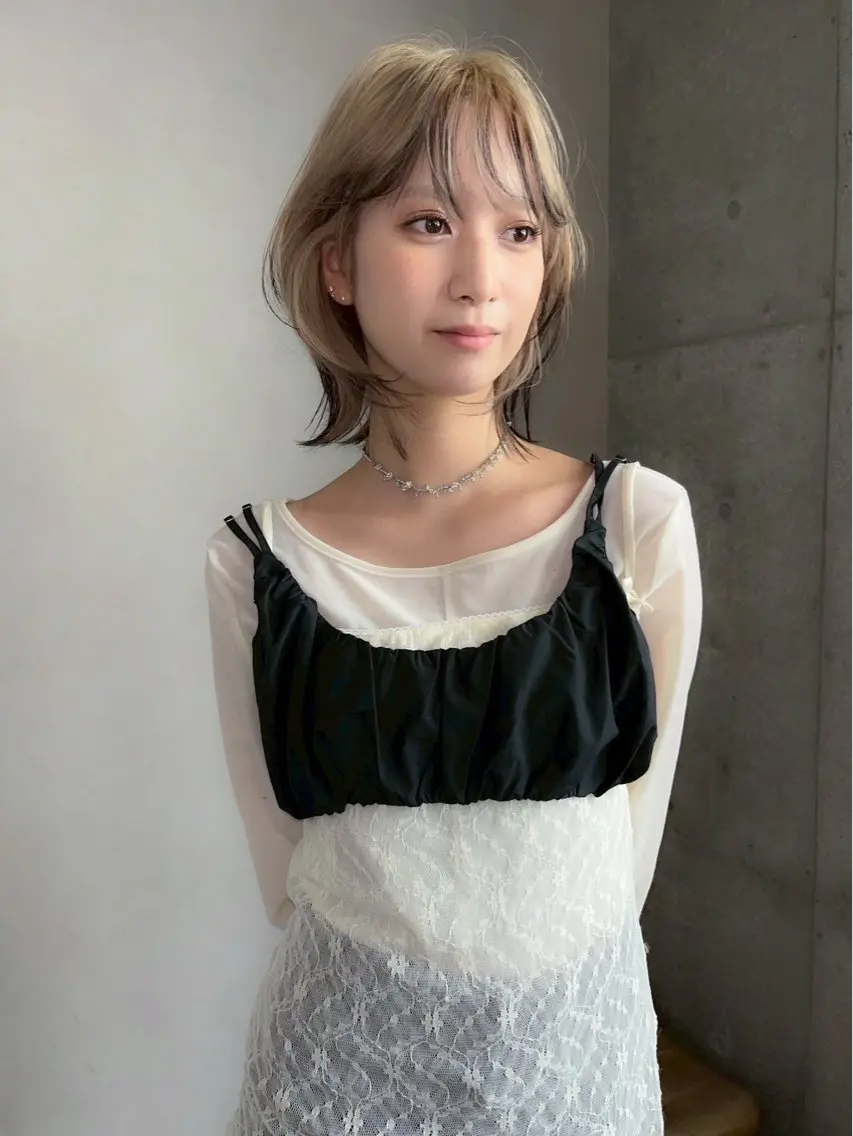 🫧インナー/イヤリング/フェイスフレーミング(ブリーチ込み)+カット+クイックトリートメントの写真