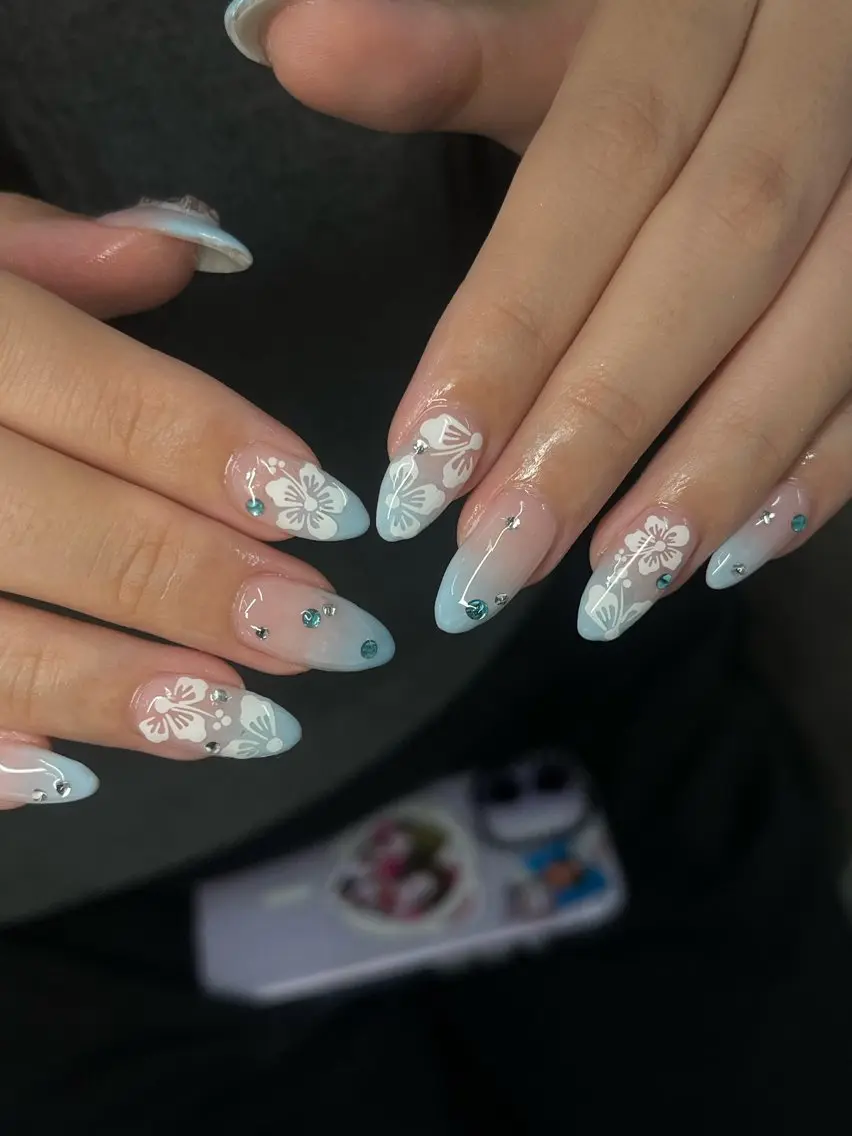 ネイル ブルー 夏ネイル ハンドネイル schon 🎀saraのネイルデザイン