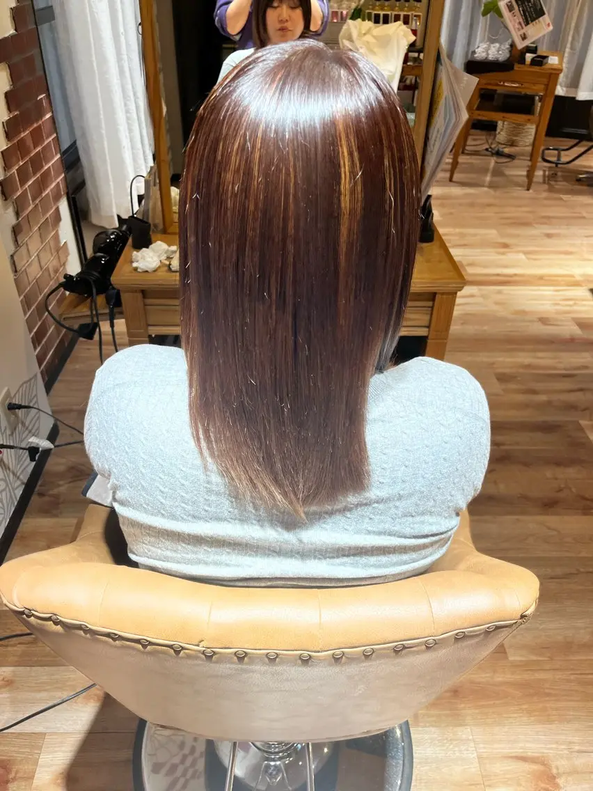 ミディアム ヘアカラー ブリーチ・カットモデ ル募集中🫧高口小春のヘアスタイル