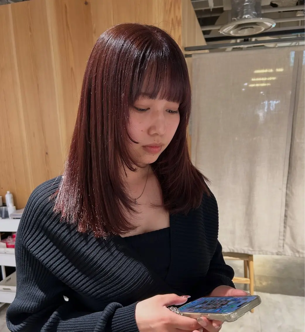セミロング カラー ボルドーカラー レイヤーカット カット ヘアカラー トリートメント ヘッドスパ スキバサミを使わない カット🌼唯🌼のヘアスタイル