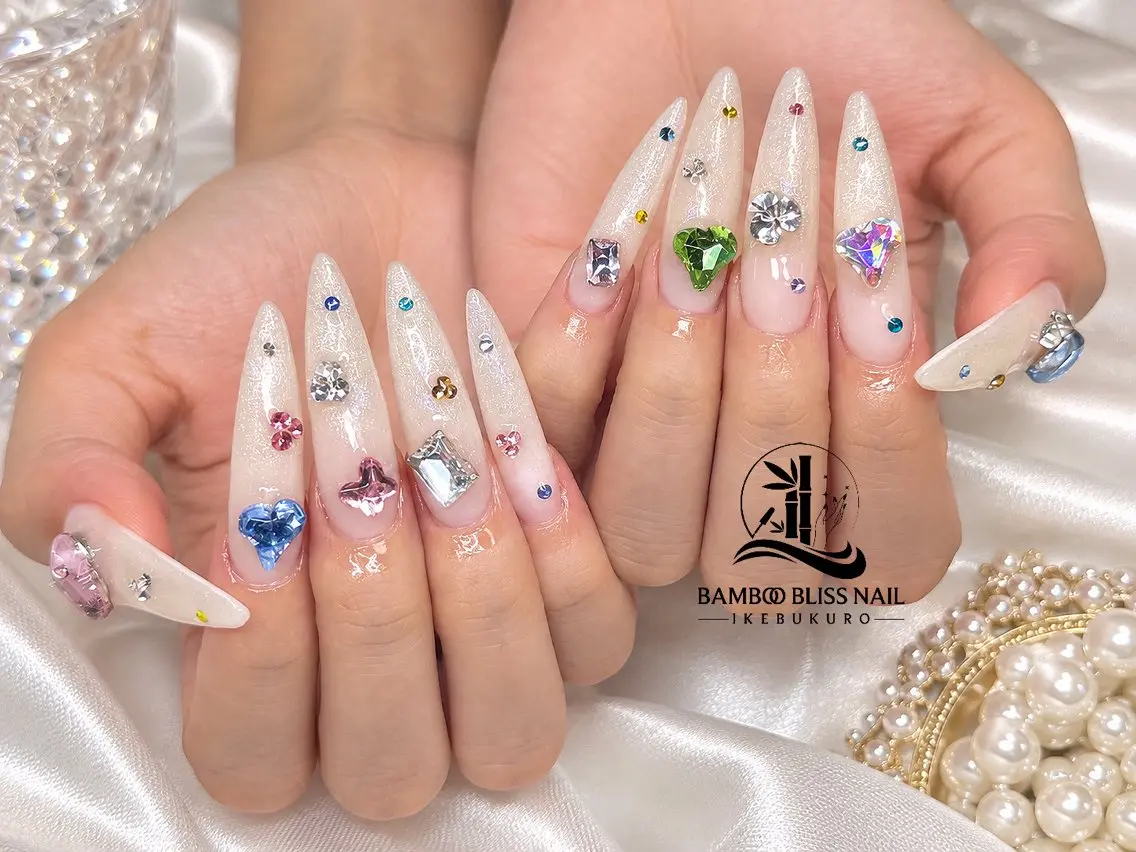 ネイル アートネイル オーロラネイル クリアネイル 長さ出し フレンチネイル ハンドネイル Bamboo Bliss西店のネイルデザイン