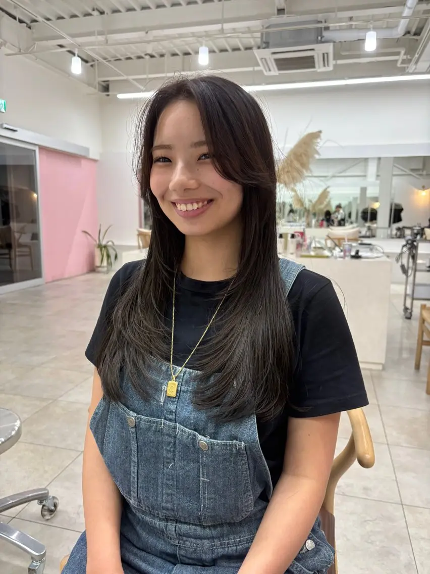 ロング ロングレイヤー 顔周りカット レイヤーカット ロング 似合わせカット 森 陽奈子のヘアスタイル