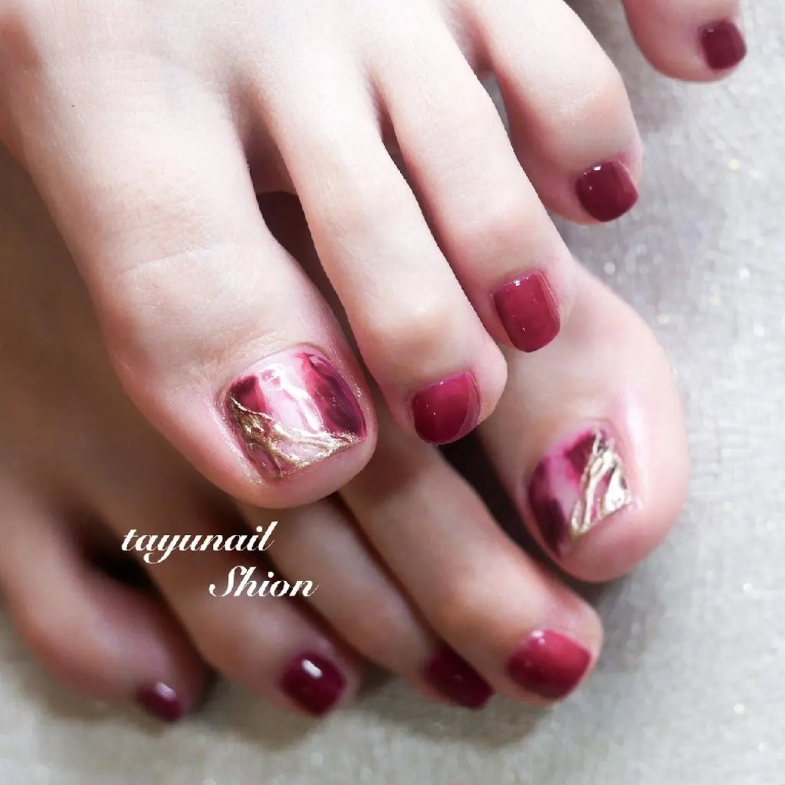 ネイル アートネイル ブルー ボルドー フットネイル ジェルネイル ネイルサロン 【たゆnail】のネイルデザイン