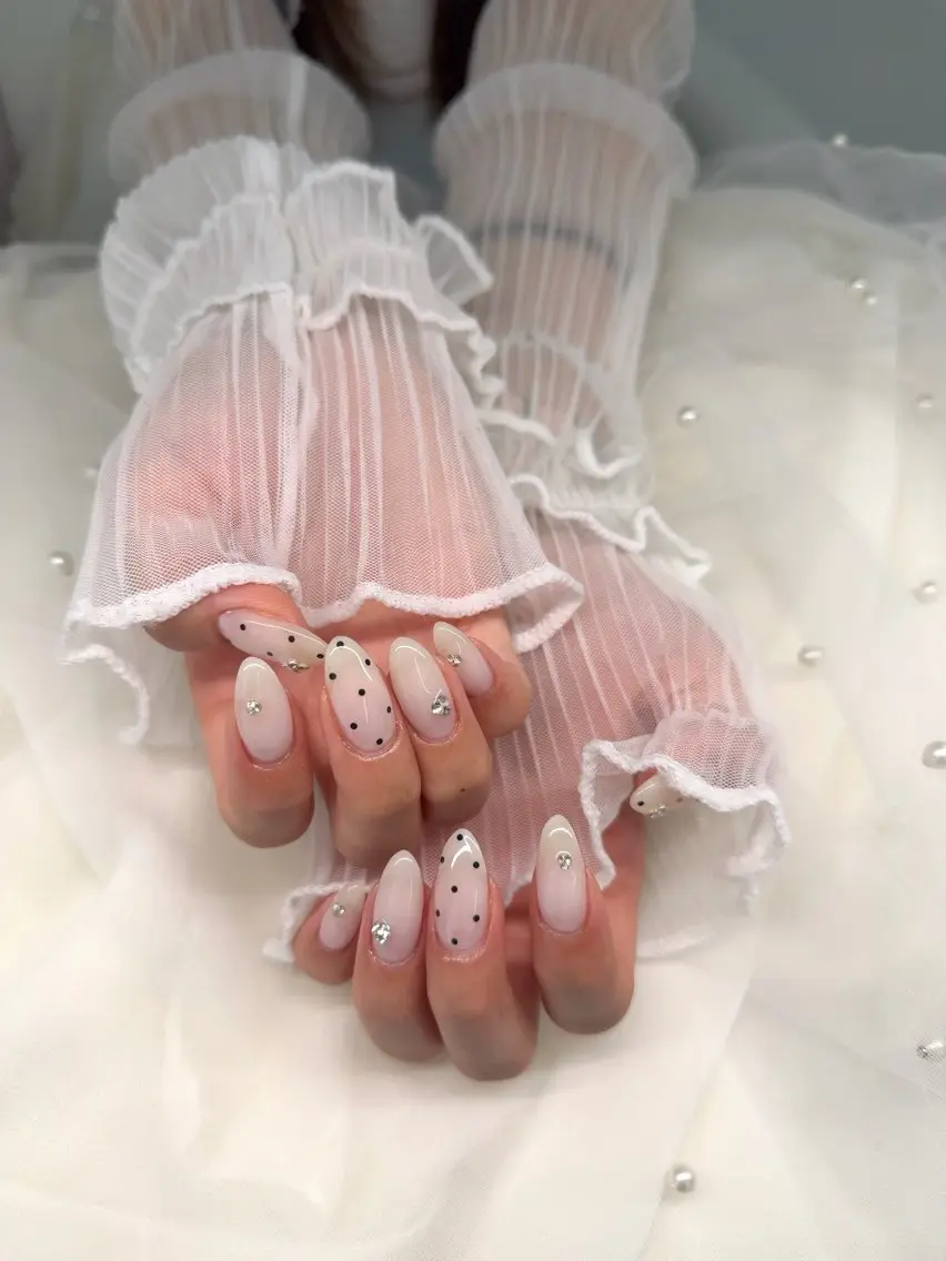 セミロング ハンドネイル LAVISH momokaのネイルデザイン