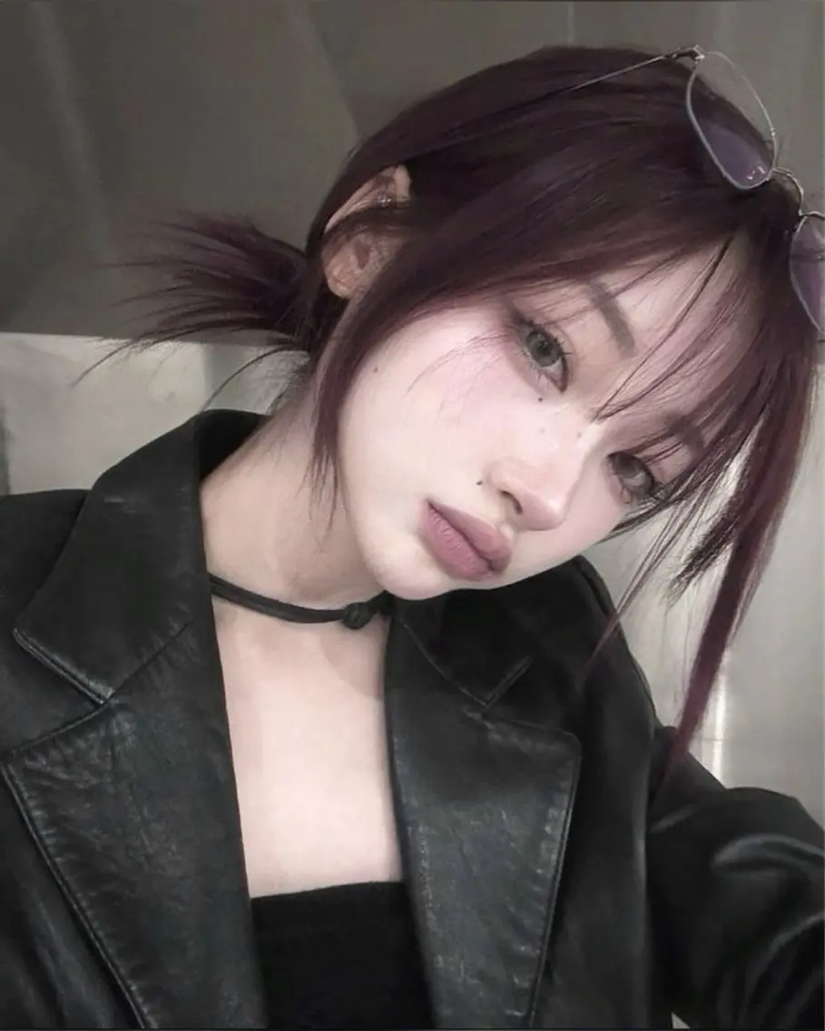 セミロング カラー ヘアアレンジ ラベンダーカラー パープルカラー カット ヘアカラー トリートメント ヘアセット 💎韓国/ レイヤー カット/ 暖色🫧のヘアスタイル