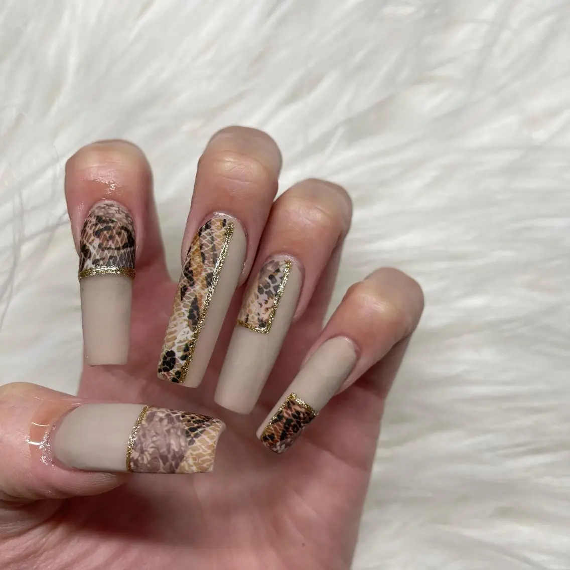 ロング ネイル Y. Sのネイルデザイン