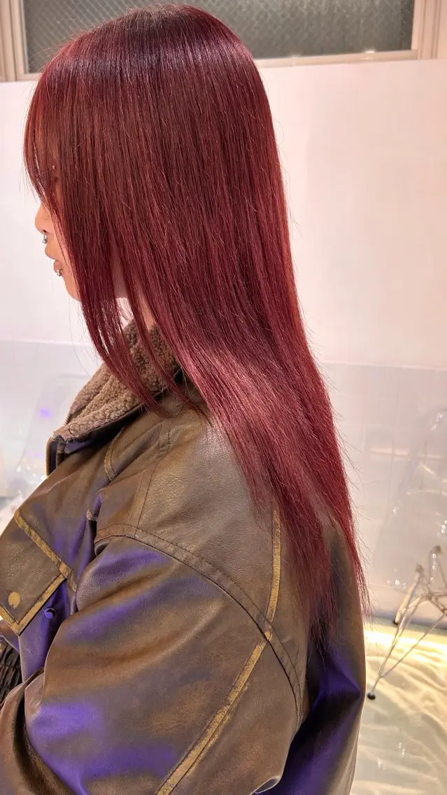ロング カラー カシス ダブルカラー レッドカラー ヘアカラー レイン🌏🍀 透明感/ハイトーンのヘアスタイル