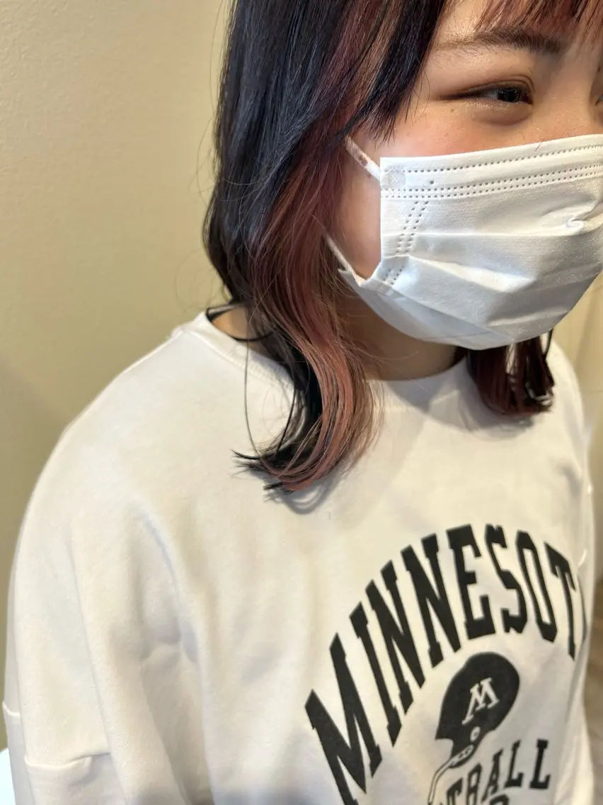 ミディアム カラー ブリーチ イヤリングカラー 仁木 彩奈のヘアスタイル