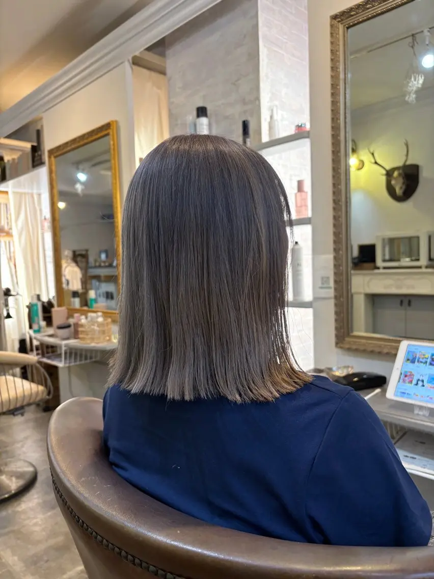 ミディアム 福嶋 愛のヘアスタイル