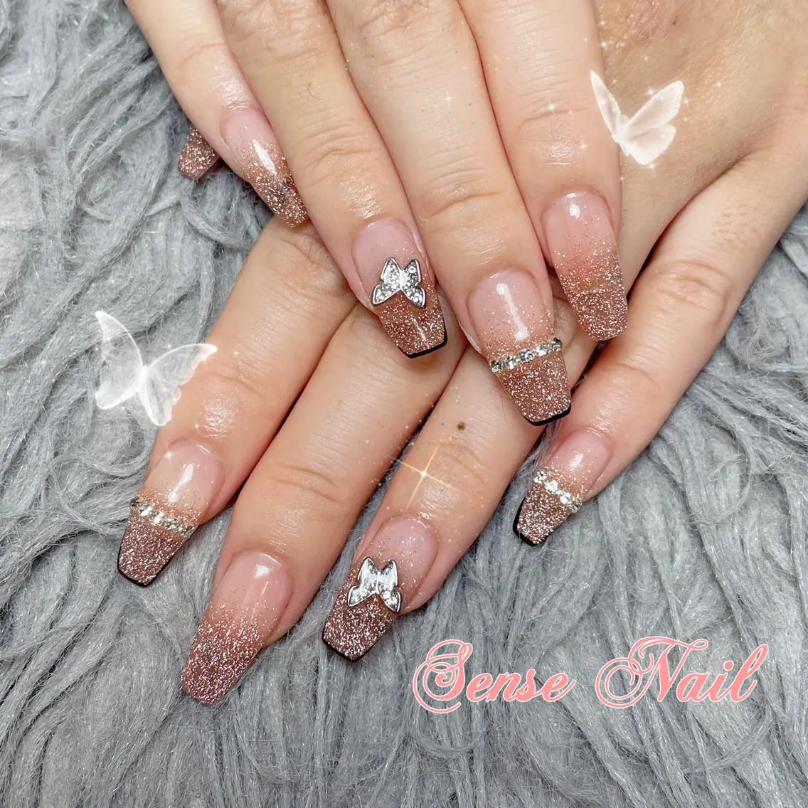 ネイル ハンドネイル 🦋 Queenieのネイルデザイン